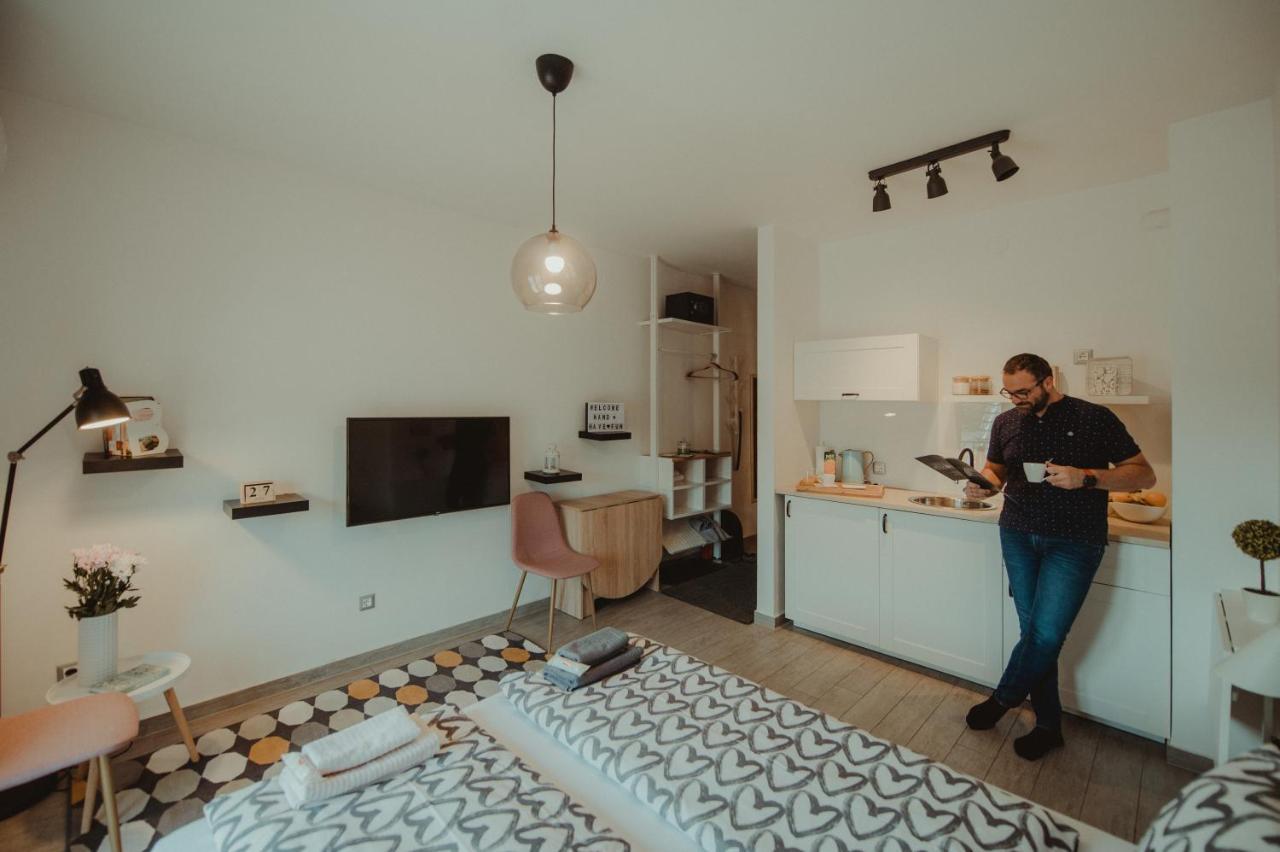 Studio Apartman Centar Dakovo Luaran gambar